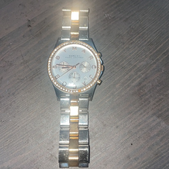 Marc Jacobs Watch! - Picture 2 of 4